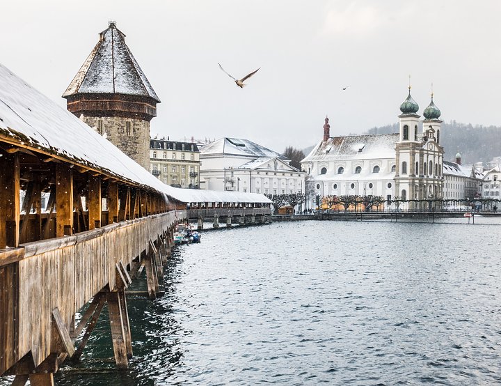 Luzern_Tourismus_Listicle_Winter_EB_170117_KappelbrA1_4cke_Winter_0166_highres_Typo3
