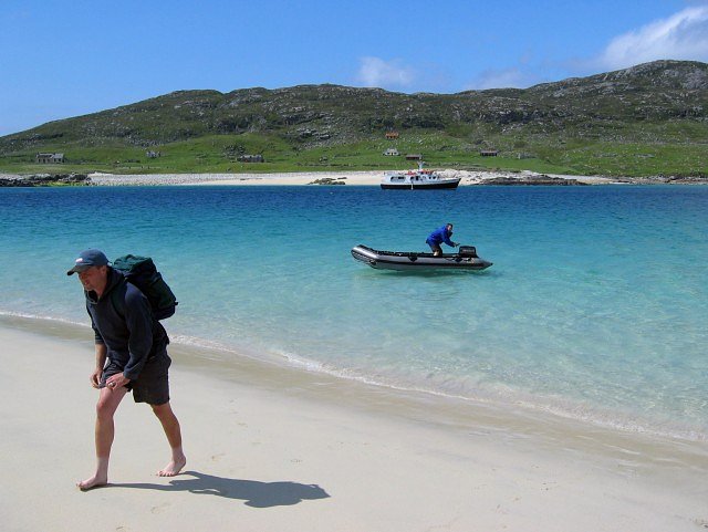 disembarkingguestsfromtheboatatscarpouterhebridesbyrogerhiley1640x481