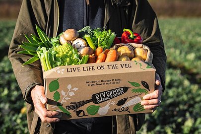 Proper farmers with mud on our boots, we grow & deliver 100% organic veg boxes. Ready to #LiveLifeontheVeg?