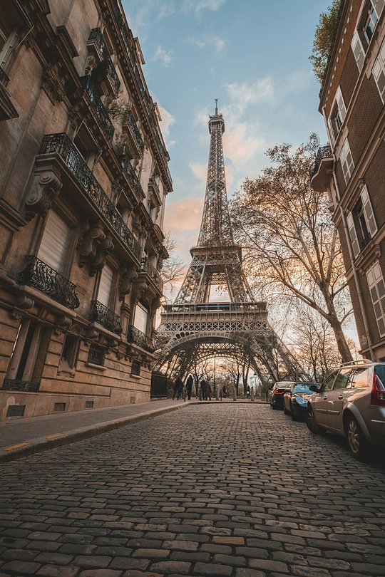 Paris - City of Love - Free Sign up to visit Paris with FROLIC 