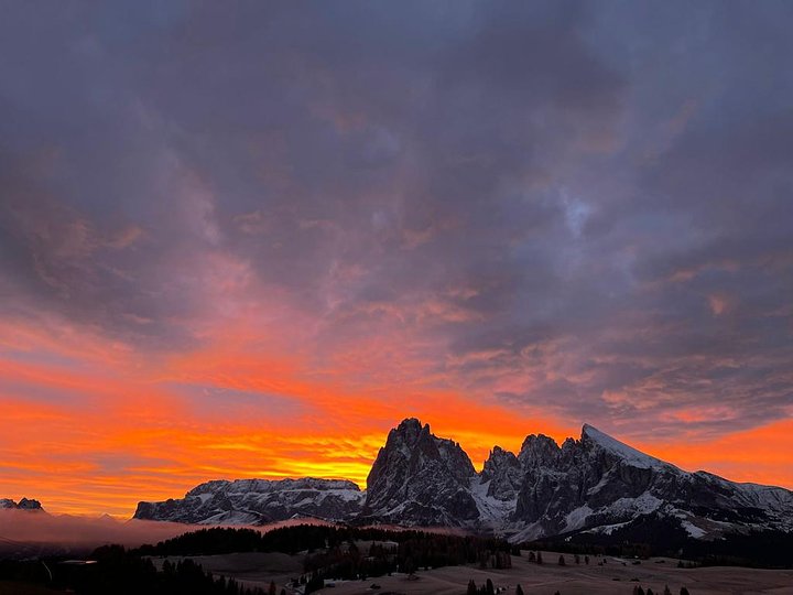 landscapesnowkitingrenondolomitesitalysouthtyrol